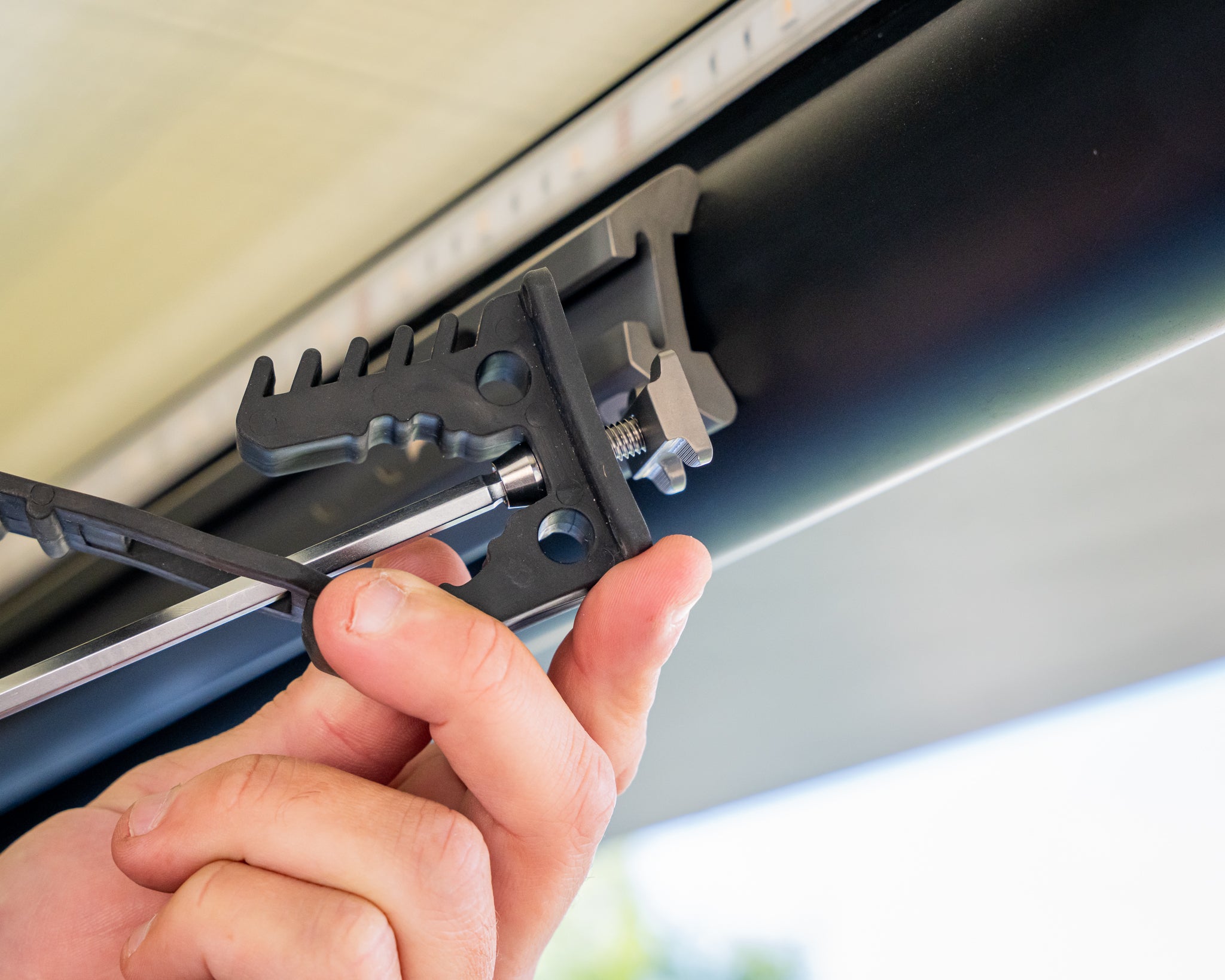 L Track / Freedom Track Nut (4 Pack)