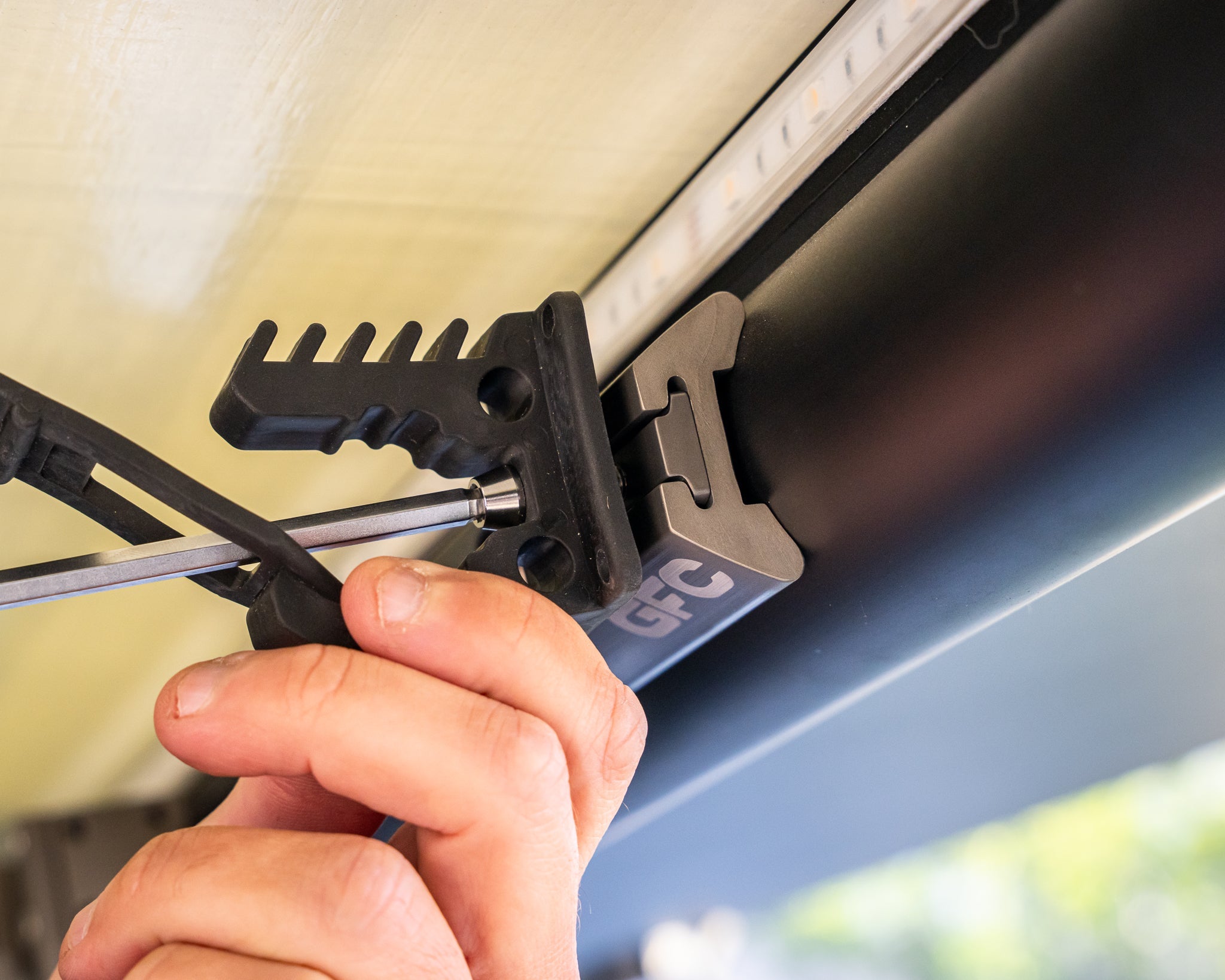 L Track / Freedom Track Nut (4 Pack)