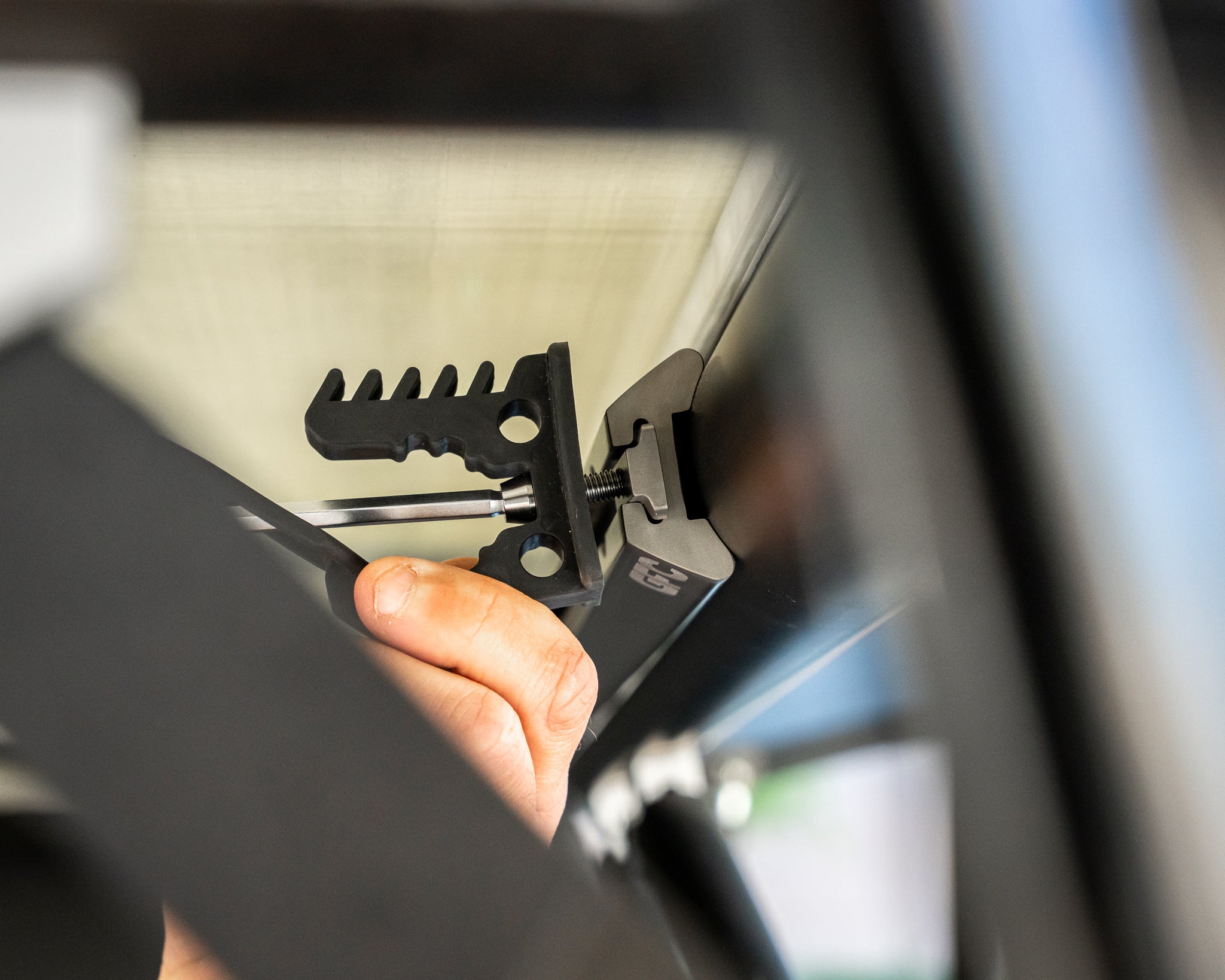 L Track / Freedom Track Nut (4 Pack)