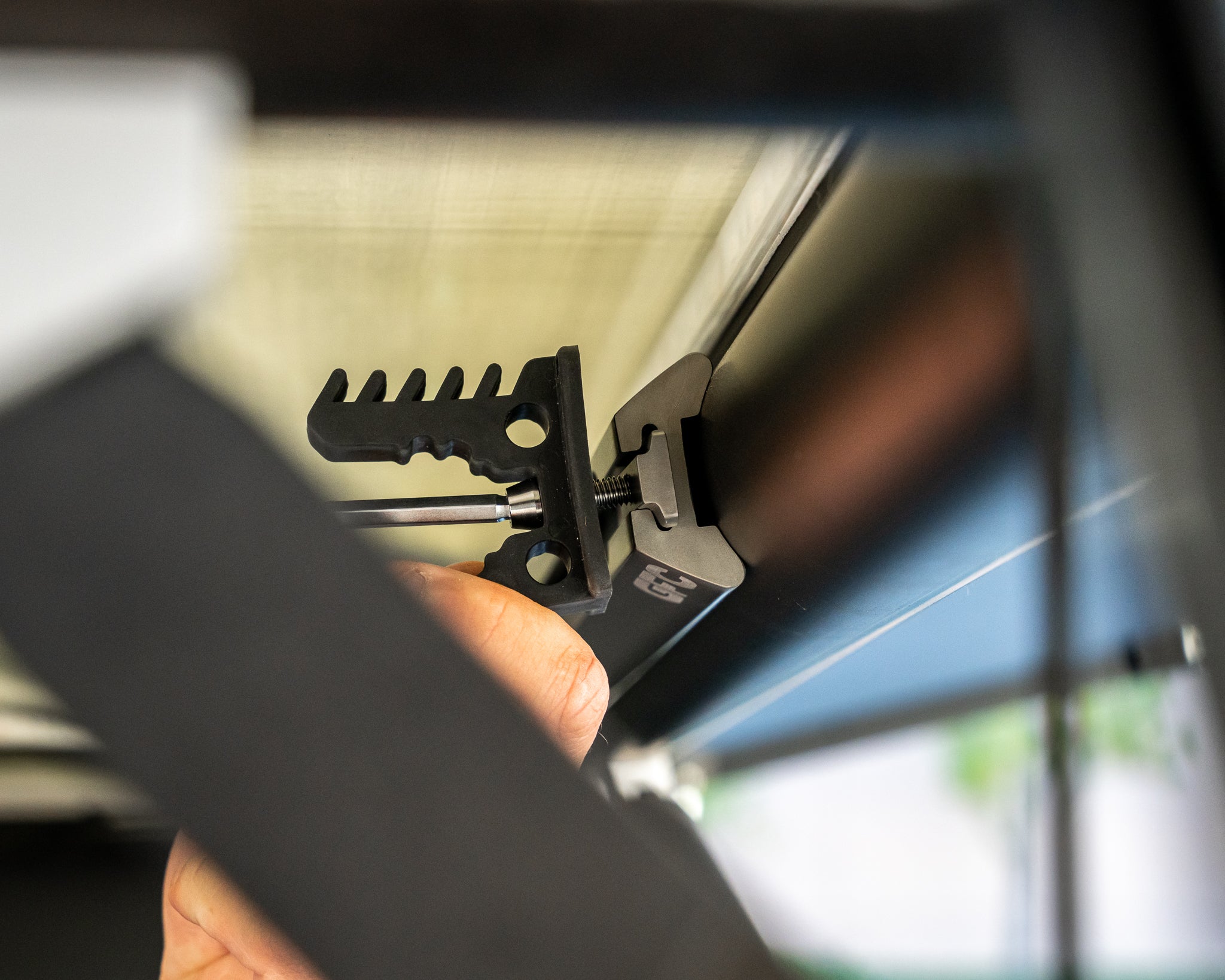 L Track / Freedom Track Nut (4 Pack)